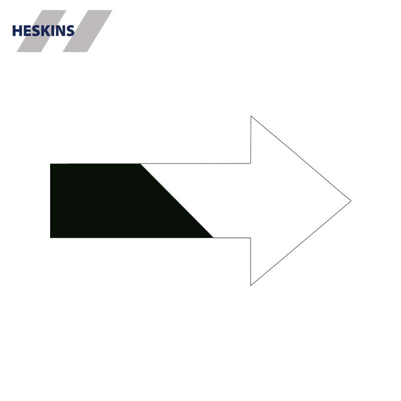 PermaRoute® stor pil (300 x 230 mm) – slidstærk gulvmarkering til lager og industri.